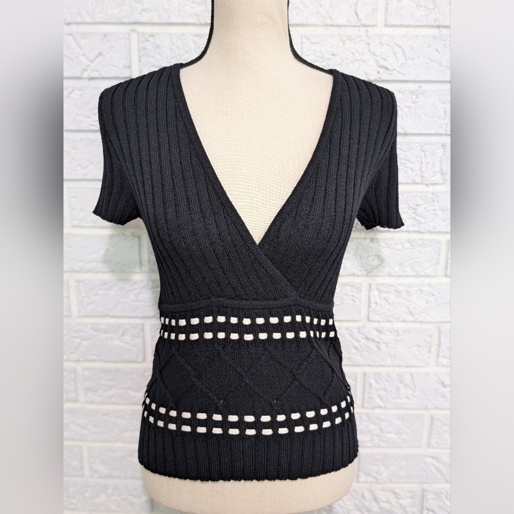 ST. JOHN SPORT Santana Knit Wool Blend Short Sleeve V-Neck Sweater Top B&W Small